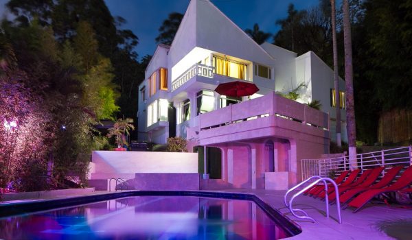Vacation-Rental-Medellin-bachelor-party-Airbnb-03