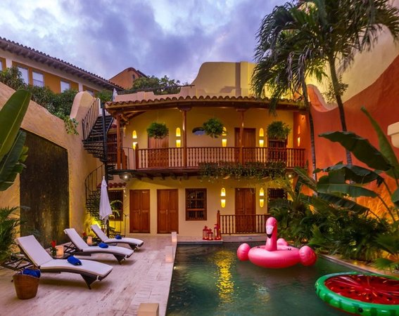 cartagena-bachelor-party-vacation-rentals-where-to-stay.jpg